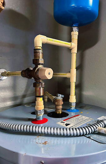 https://beckenhamhotwater.com.au/uploads/2025/06/electric-hot-water-system-73015.jpg