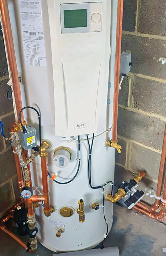https://beckenhamhotwater.com.au/uploads/2025/06/gas-hot-water-system-13675.jpg