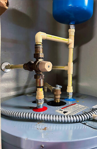 https://beckenhamhotwater.com.au/uploads/2025/06/gas-hot-water-system-35892.jpg