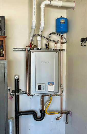 https://beckenhamhotwater.com.au/uploads/2025/06/instant-hot-water-systems-98444.jpg